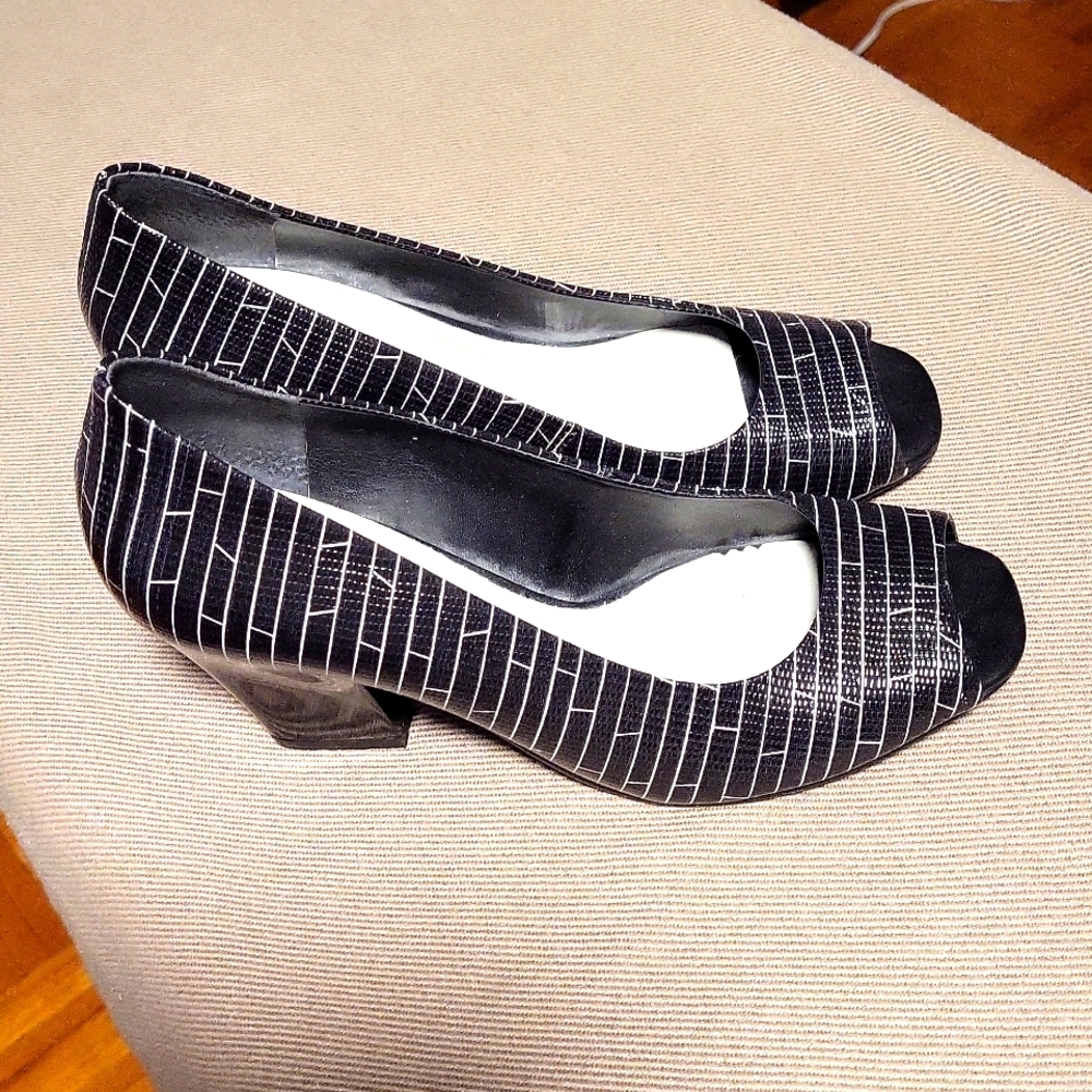 Capelli Rossi open toes heels shoes black& white stripes,made in Brazil size 38